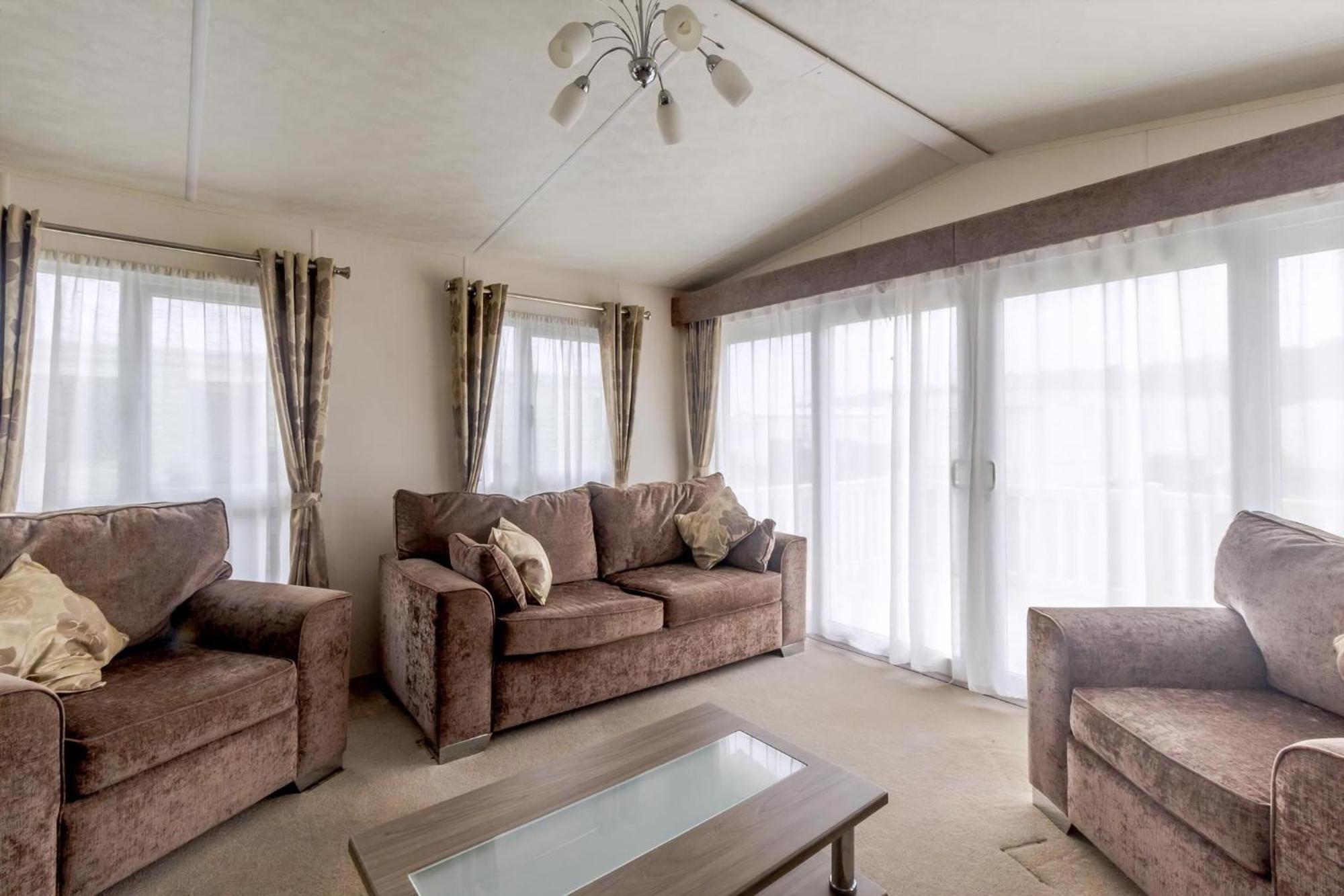 Beautiful 6 Berth Caravan By The Beach In Suffolk Ref 40076Nd Lowestoft Exterior photo