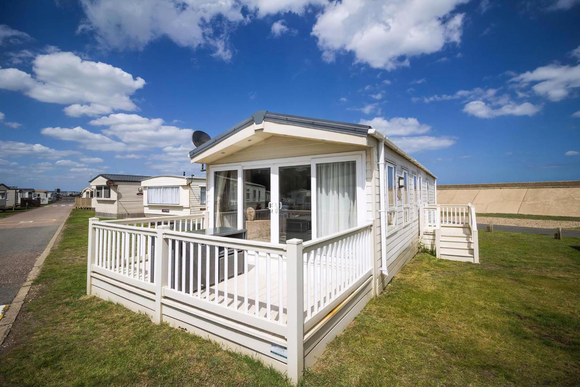 Beautiful 6 Berth Caravan By The Beach In Suffolk Ref 40076Nd Lowestoft Exterior photo